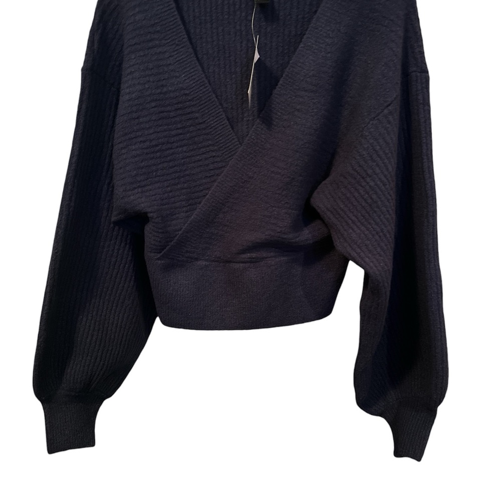 Forever 21 Dark Blue Ribbed Knit Wrap Crop Top Size Medium Long Sleeve NWT - Picture 6 of 13